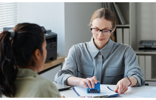 Dữ liệu nhập cư Canada tiết lộ t&aacute;c động ban đầu của quota/cap cấp visa